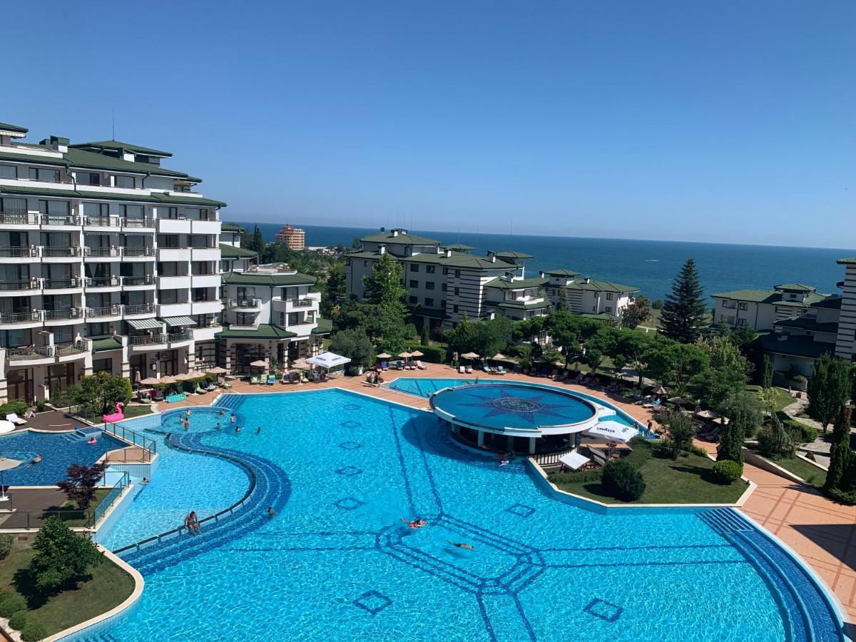 Kalina Private Apartments In Emerald Resort, 拉夫达 外观 照片