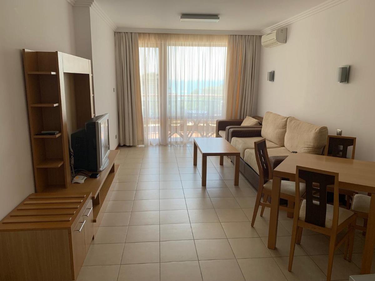 Kalina Private Apartments In Emerald Resort, 拉夫达 外观 照片