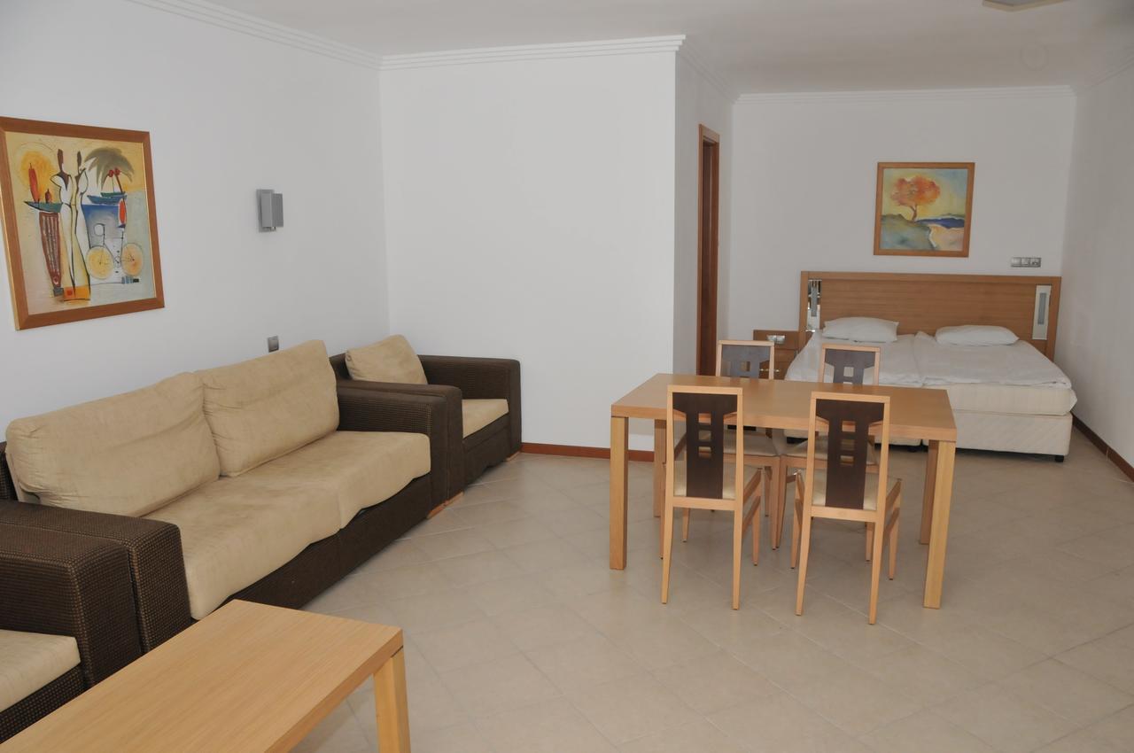 Kalina Private Apartments In Emerald Resort, 拉夫达 外观 照片