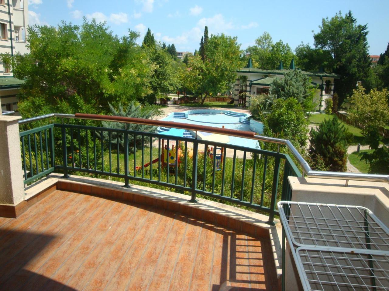 Kalina Private Apartments In Emerald Resort, 拉夫达 外观 照片