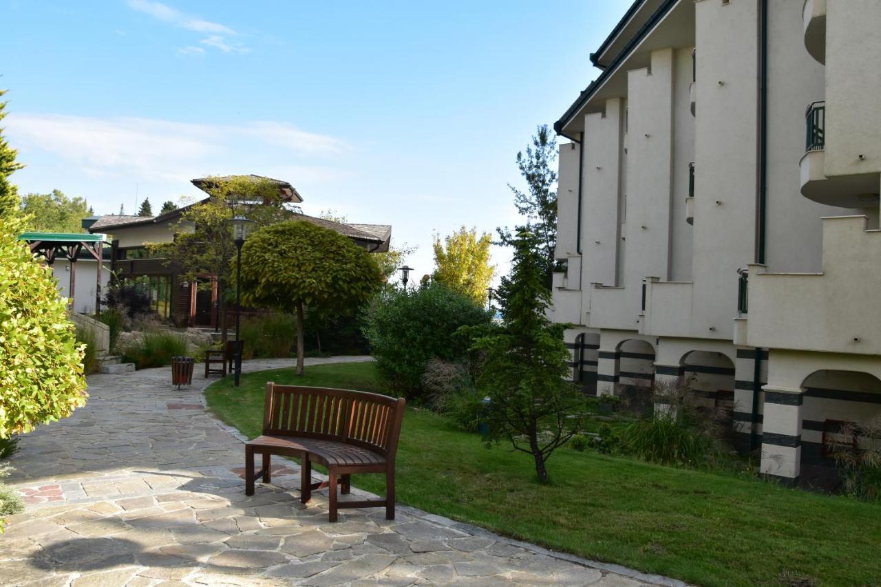 Kalina Private Apartments In Emerald Resort, 拉夫达 外观 照片